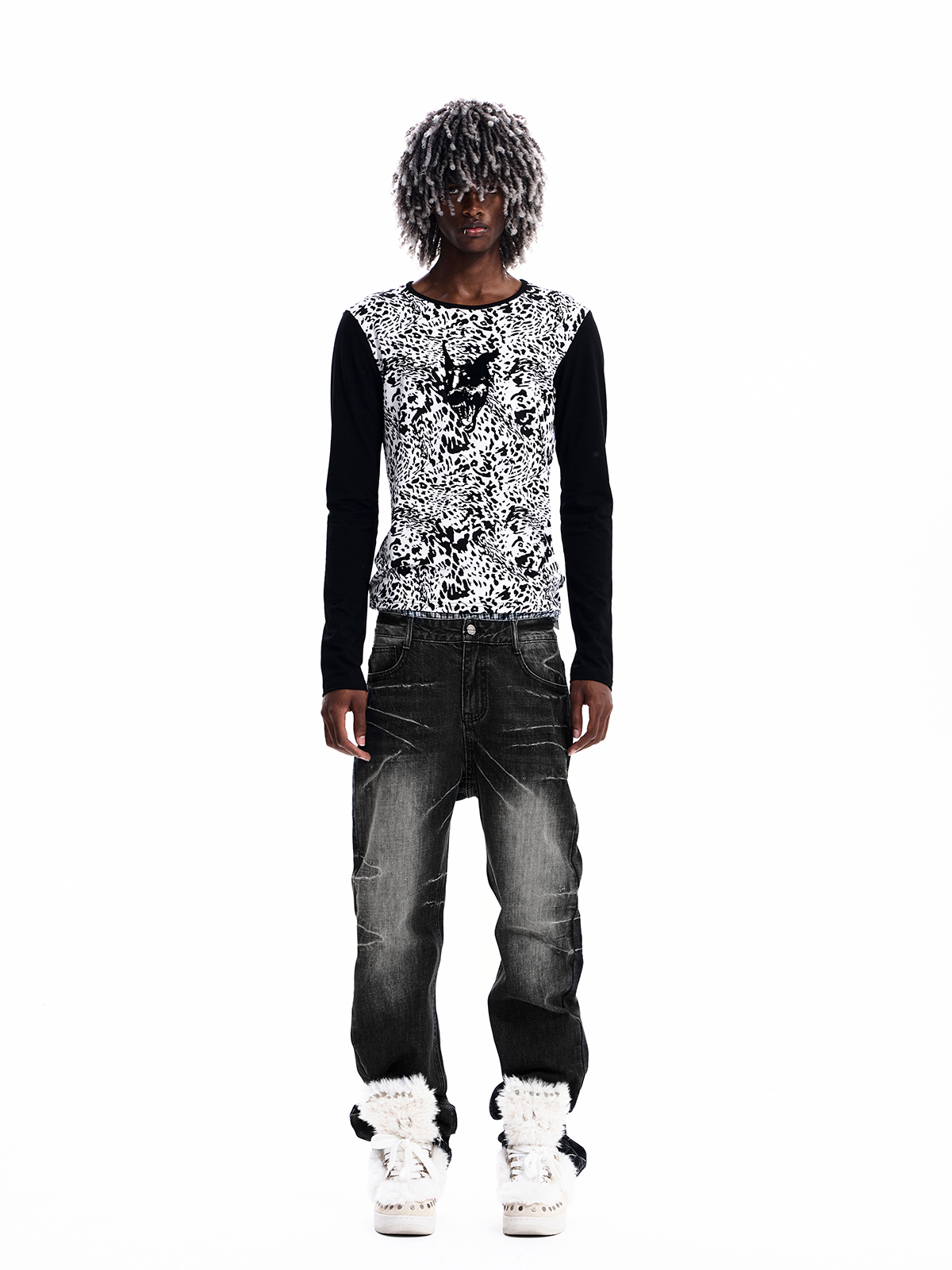 SPECKLED WOLF PRINT LONG SLEEVE TEE