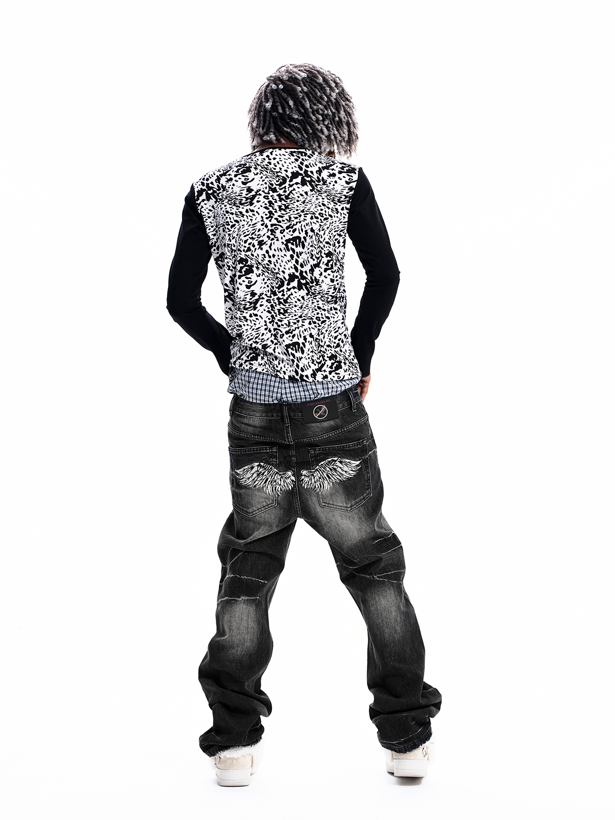 SPECKLED WOLF PRINT LONG SLEEVE TEE