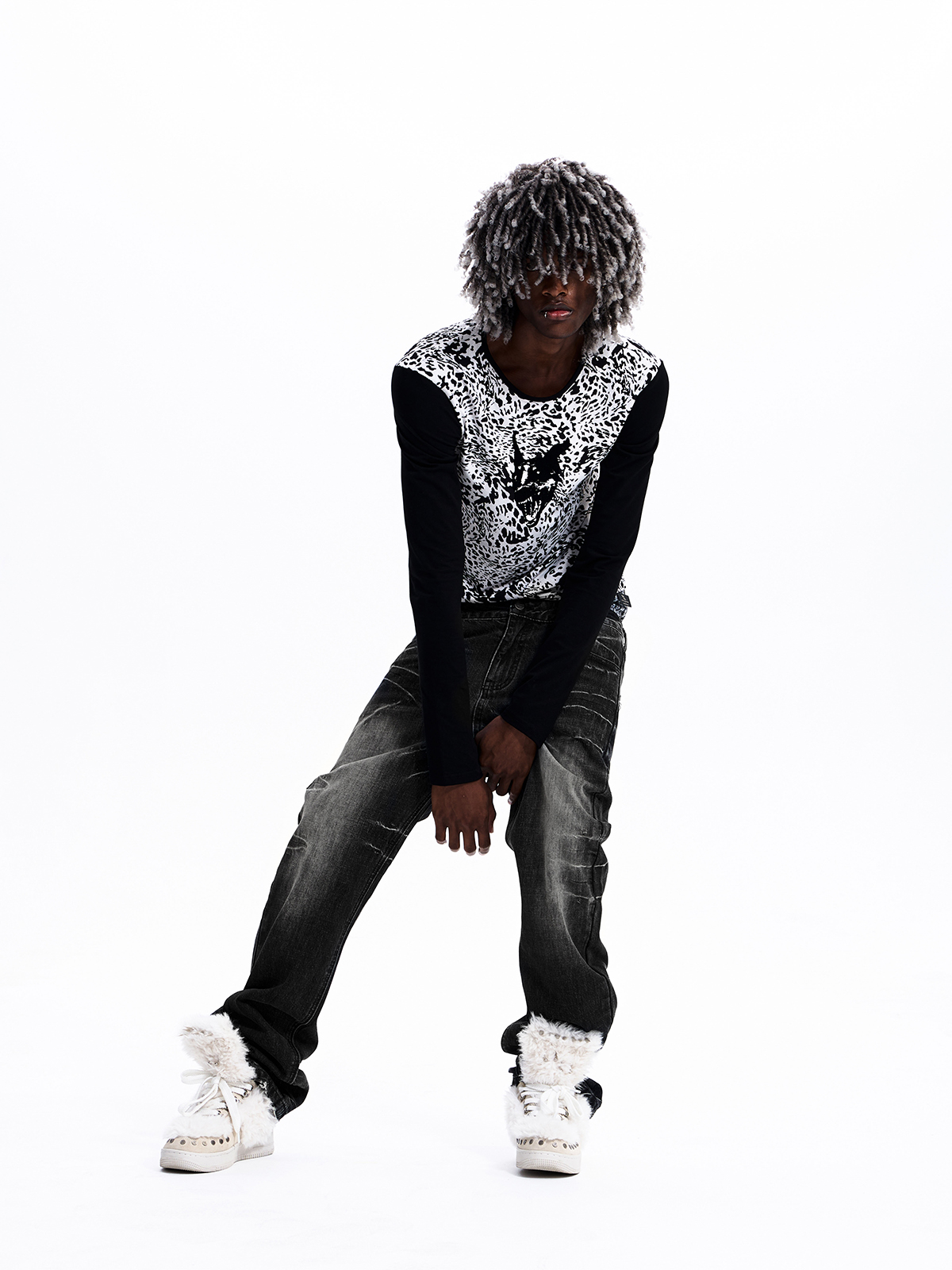 SPECKLED WOLF PRINT LONG SLEEVE TEE