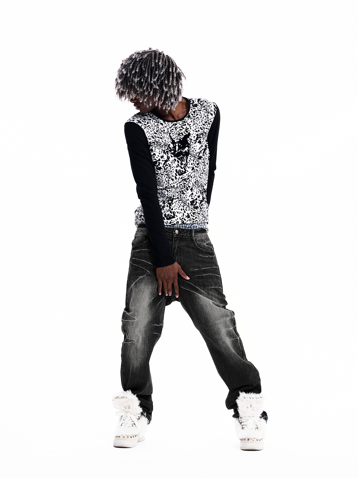 SPECKLED WOLF PRINT LONG SLEEVE TEE
