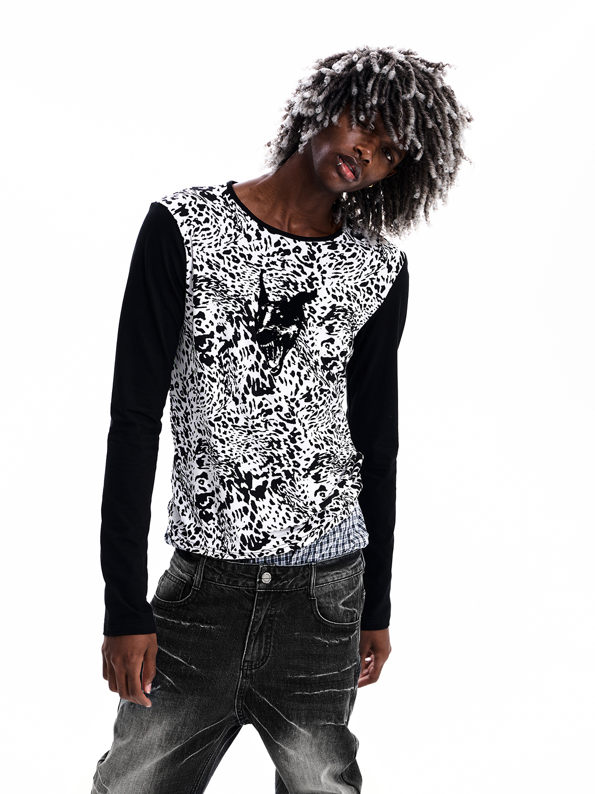 SPECKLED WOLF PRINT LONG SLEEVE TEE