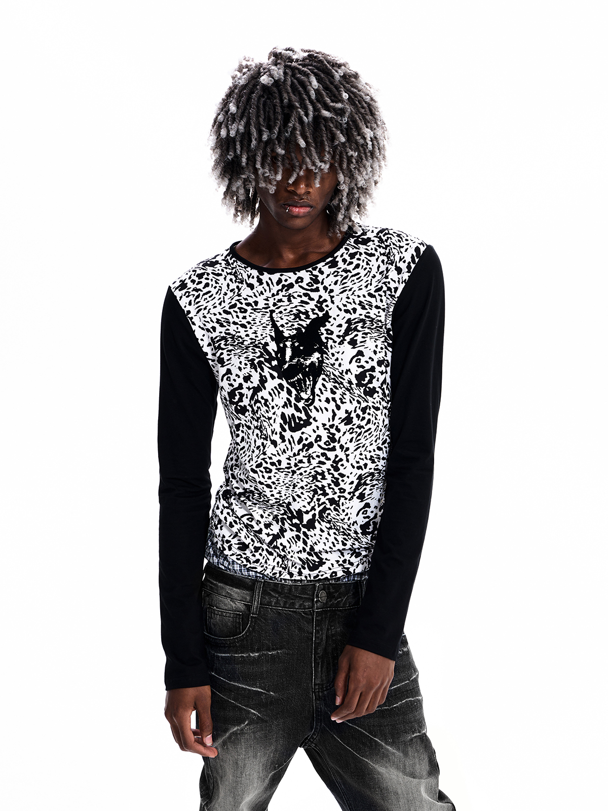 SPECKLED WOLF PRINT LONG SLEEVE TEE