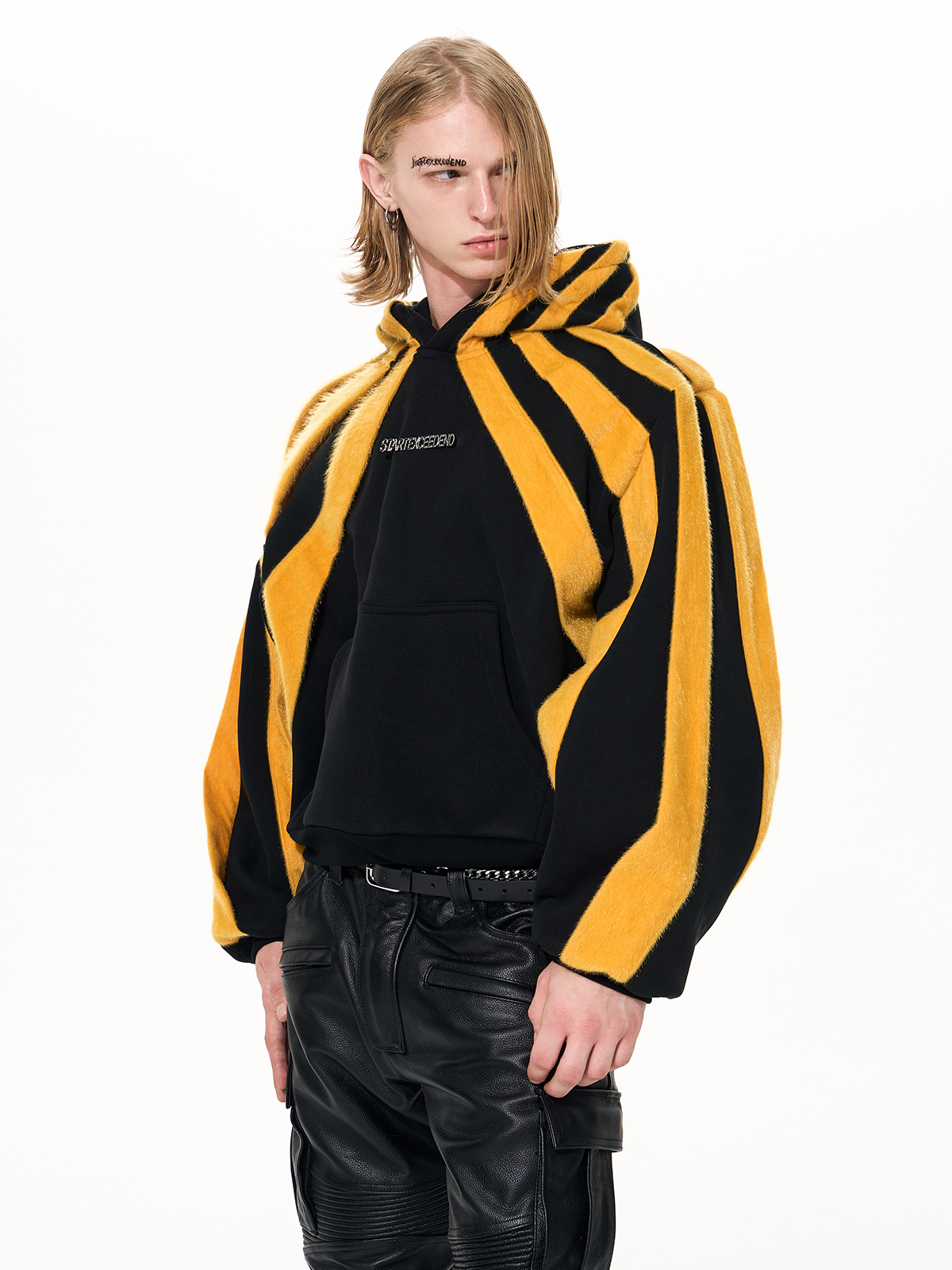 MIDNIGHT AMBER WEB CROPPED HOODIE