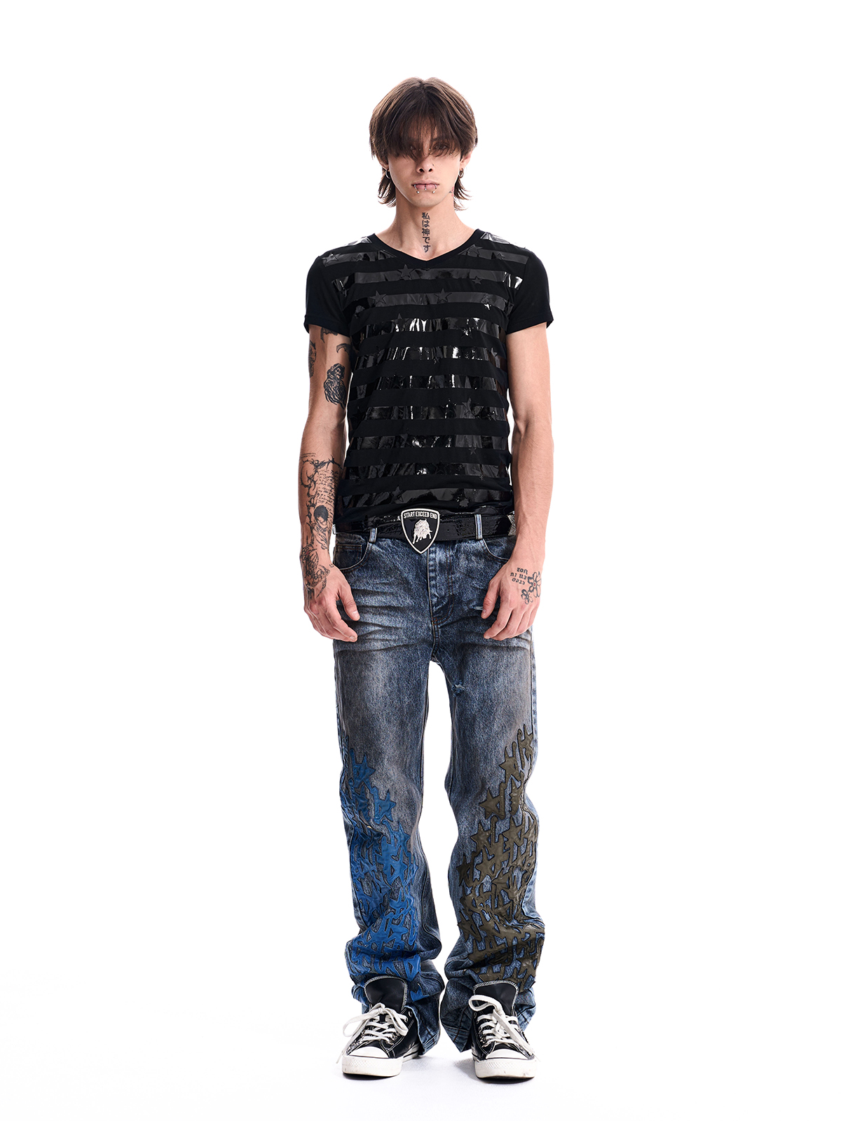 STAR STRIPED V-NECK TEE