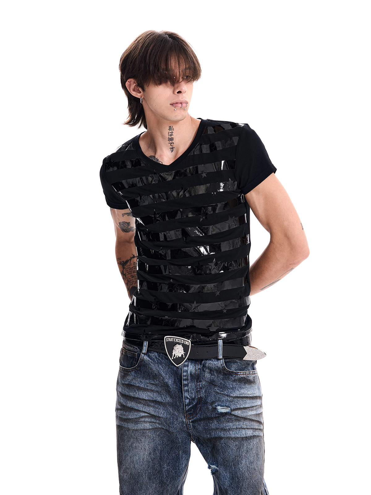 STAR STRIPED V-NECK TEE