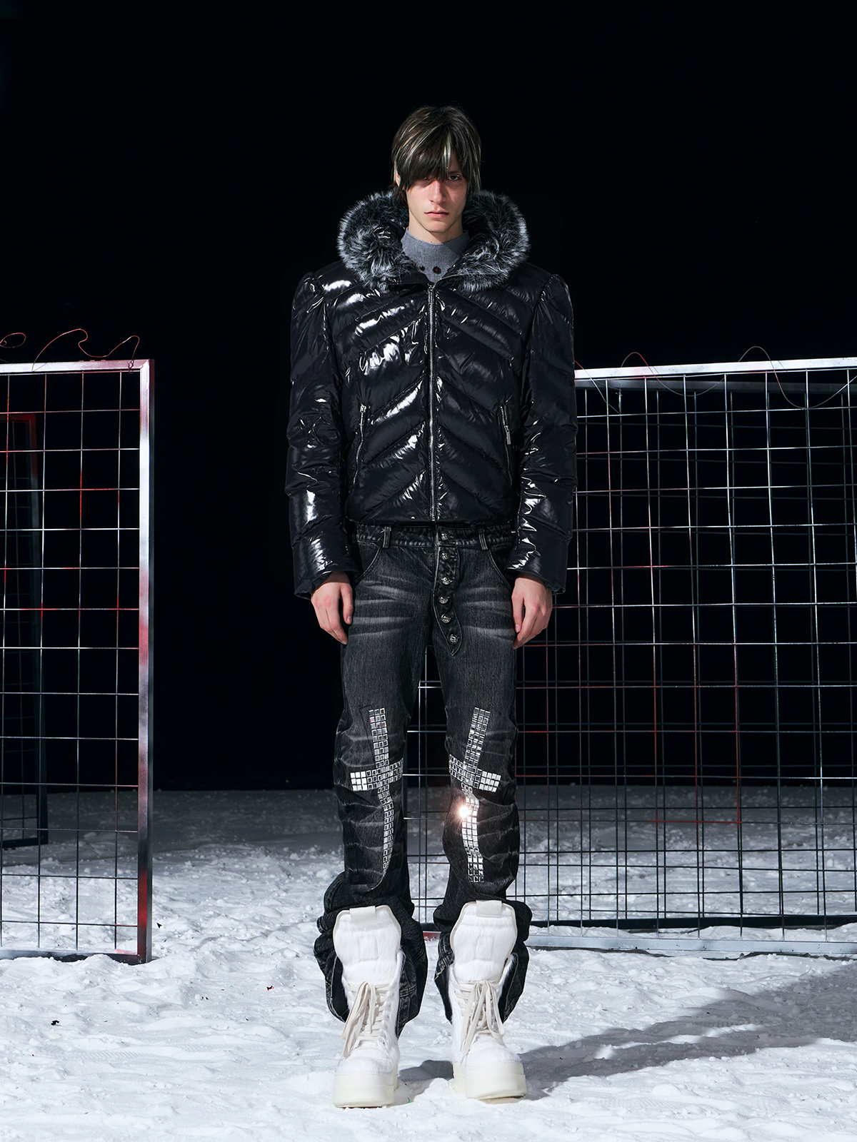 GLOSSY BLACK CHEVRON PUFFER WITH FAUX FUR HOOD