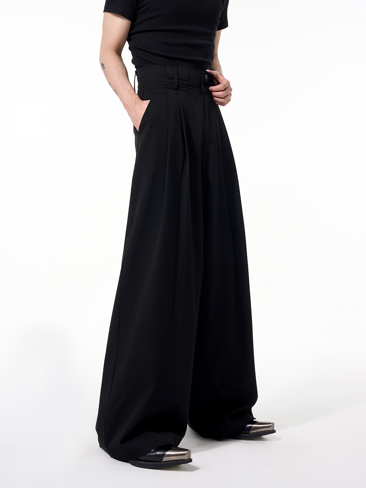 DOUBLE BUTTON PLEATED WIDE LEG TROUSERS-START EXCEED END