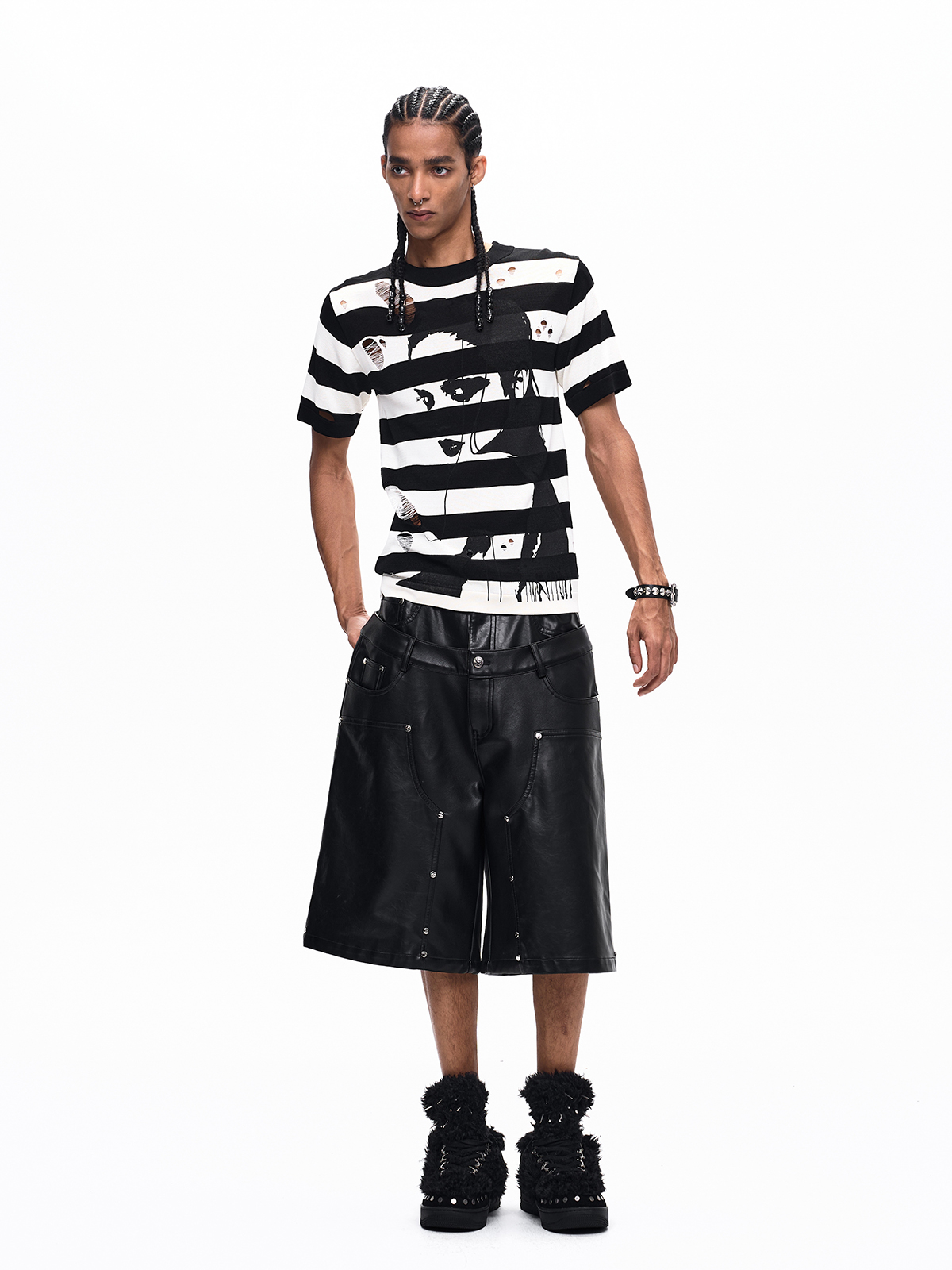 STRIPED DISTRESSED PORTRAIT KNIT TEE