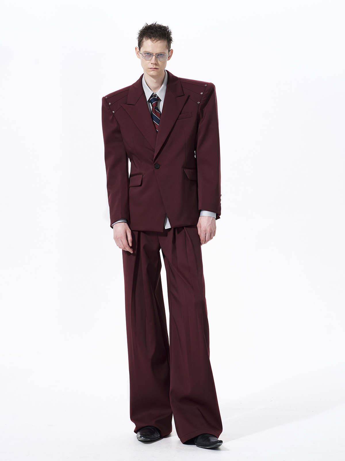 STRUCTURED CINCHED WAIST STUDDED SUIT SET-BURGUNDY