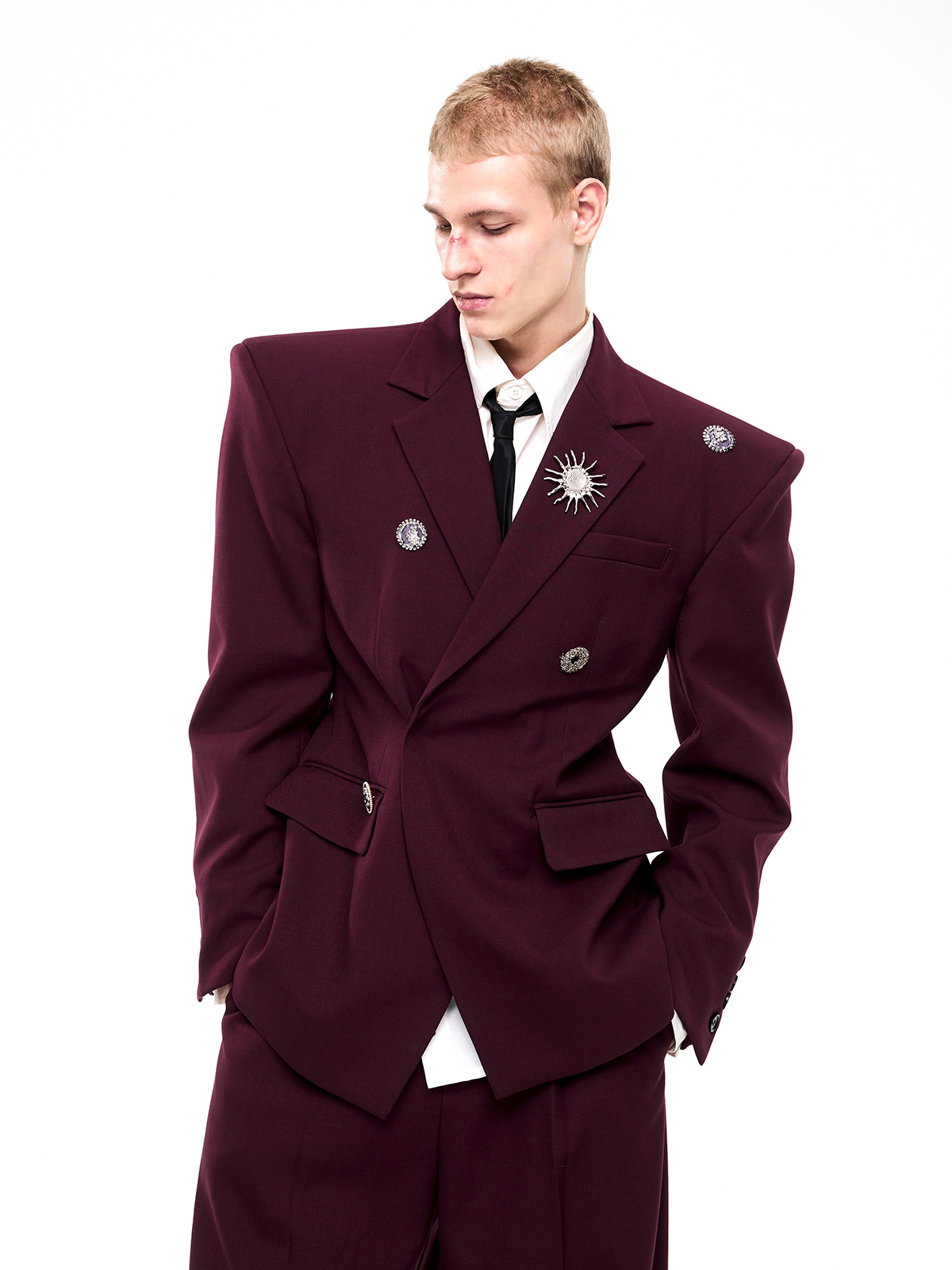 SCULPTED BROOCH-EMBELLISHED SUIT SET-BURGUNDY