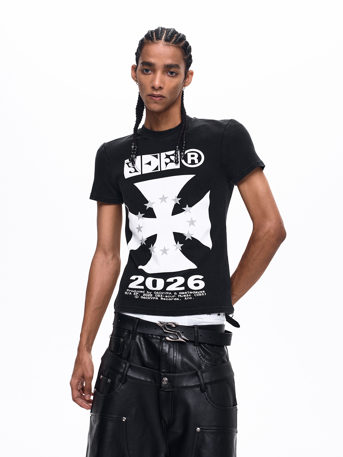 IRON CROSS GRAPHIC DISTRESSED TEE-BLACK
