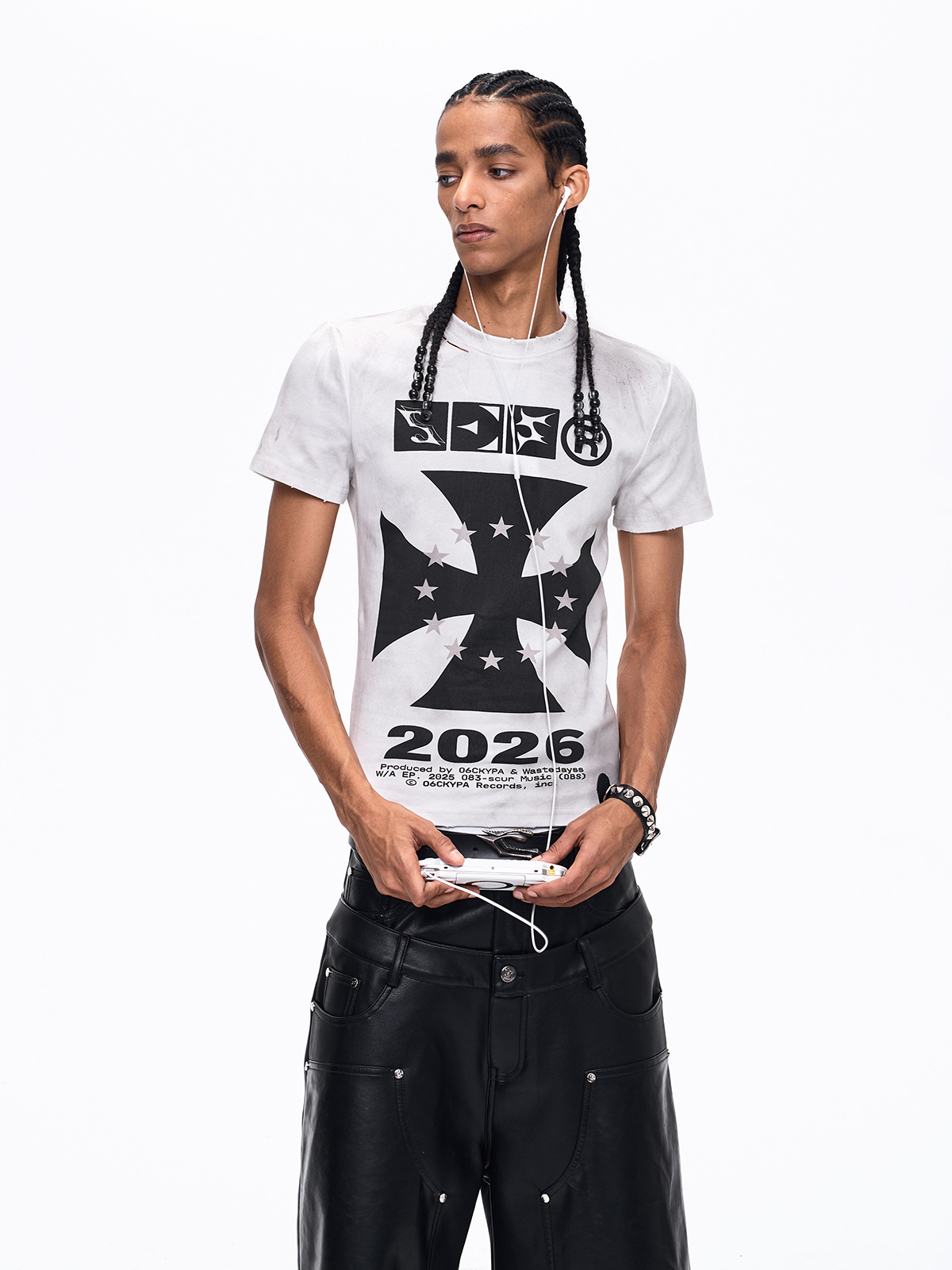 IRON CROSS DIRTY WASH GRAPHIC TEE-WHITE