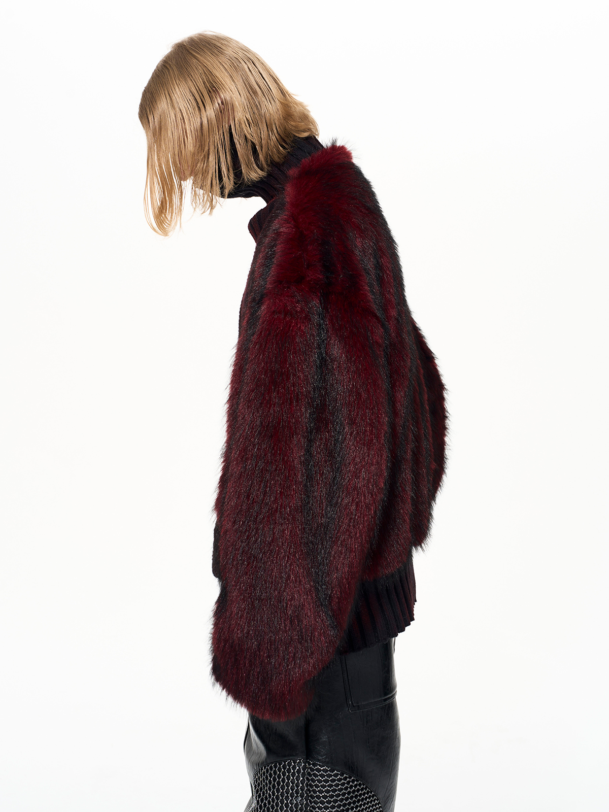 OMBRÉ CRIMSON KNIT & BURGUNDY FUR HYBRID PULLOVER-START EXCEED END