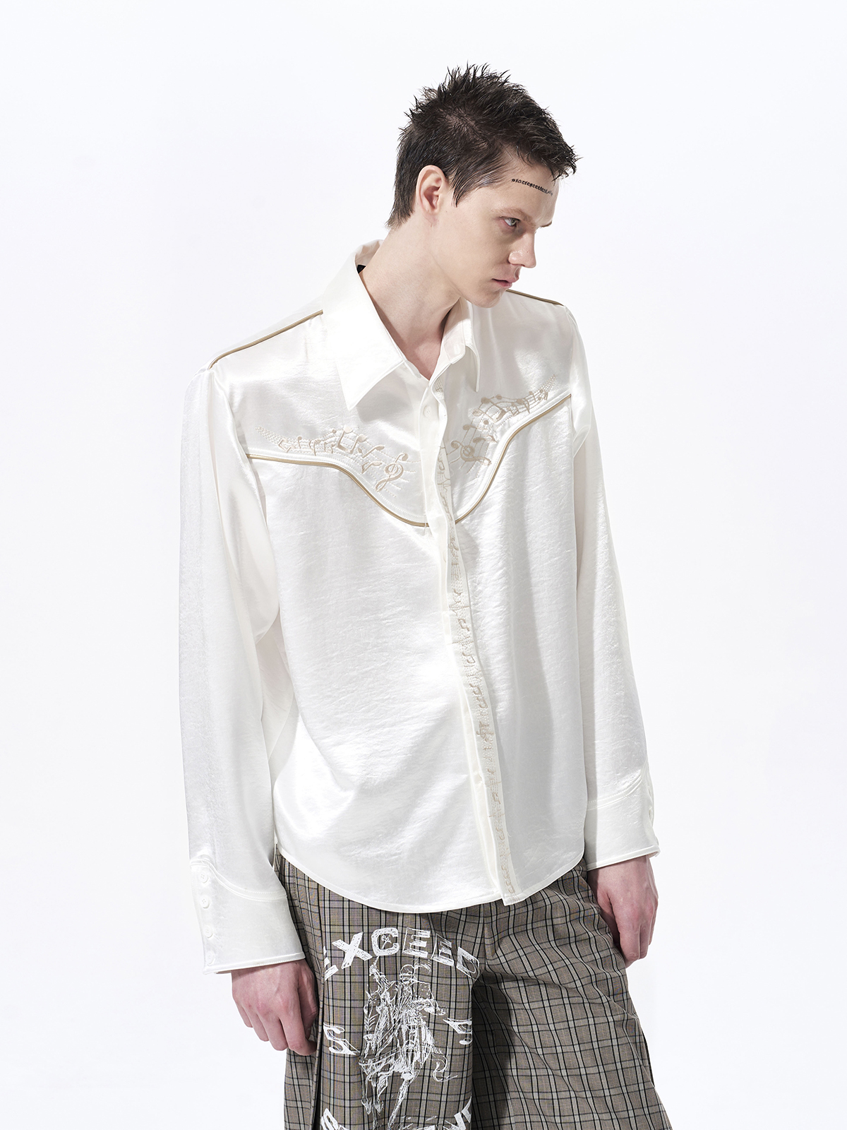 MUSICAL NOTE EMBROIDERED DRAPE SATIN SHIRT-WHITE