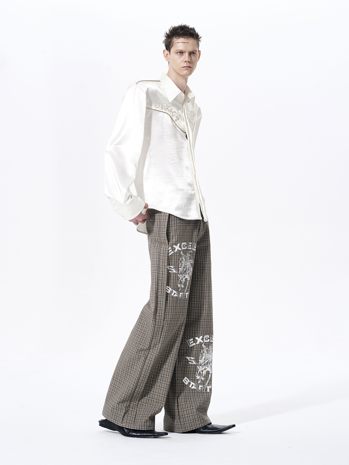 MUSICAL NOTE EMBROIDERED DRAPE SATIN SHIRT-WHITE
