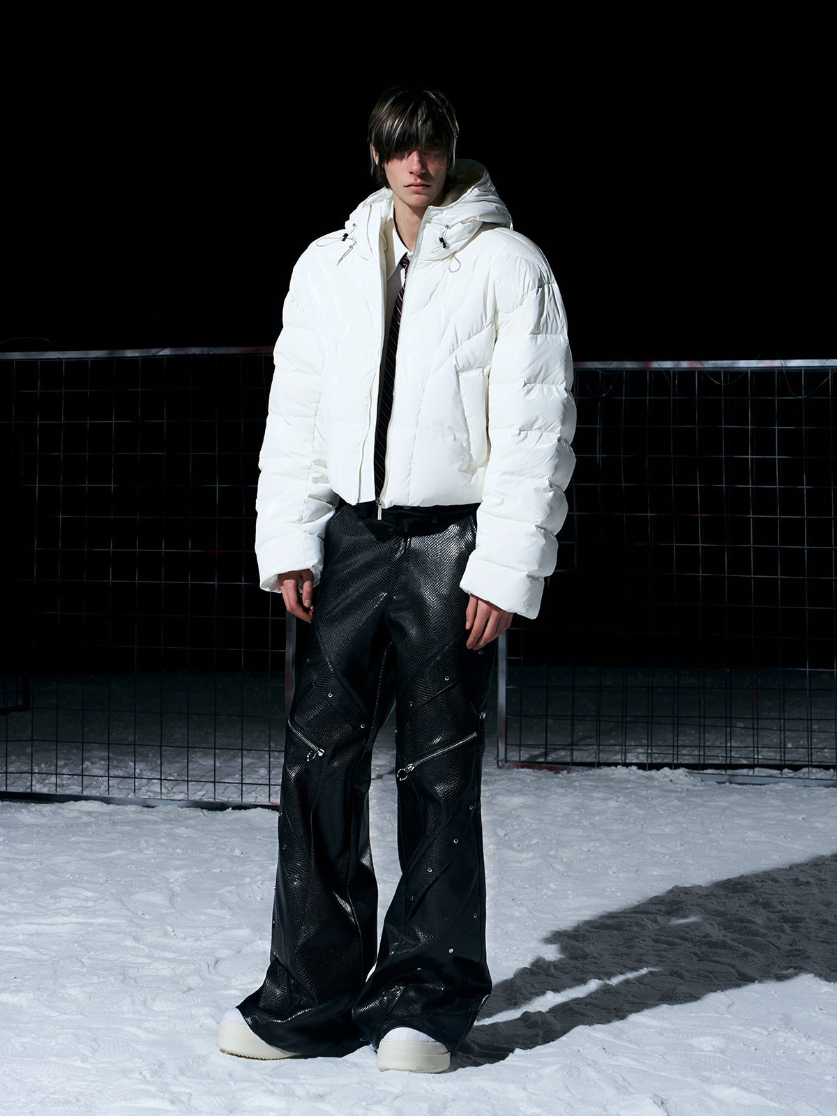 ARCTIC WHITE HIGH-GLOSS CROPPED HOODED PUFFER