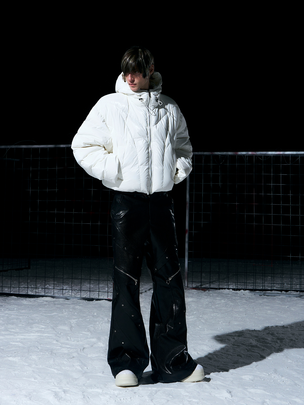 ARCTIC WHITE HIGH-GLOSS CROPPED HOODED PUFFER