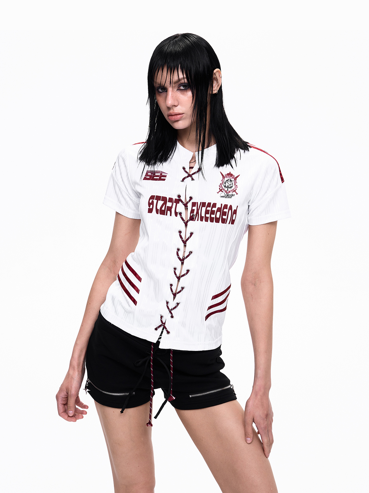 LACE-UP CREST GRAPHIC TEE