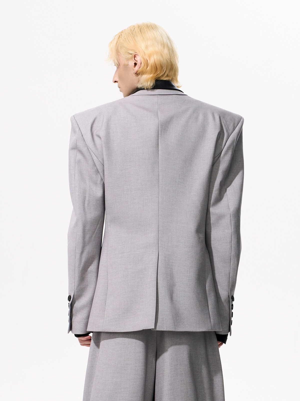 DETACHABLE LEATHER COLLAR SCULPTED SUIT SET-GREY