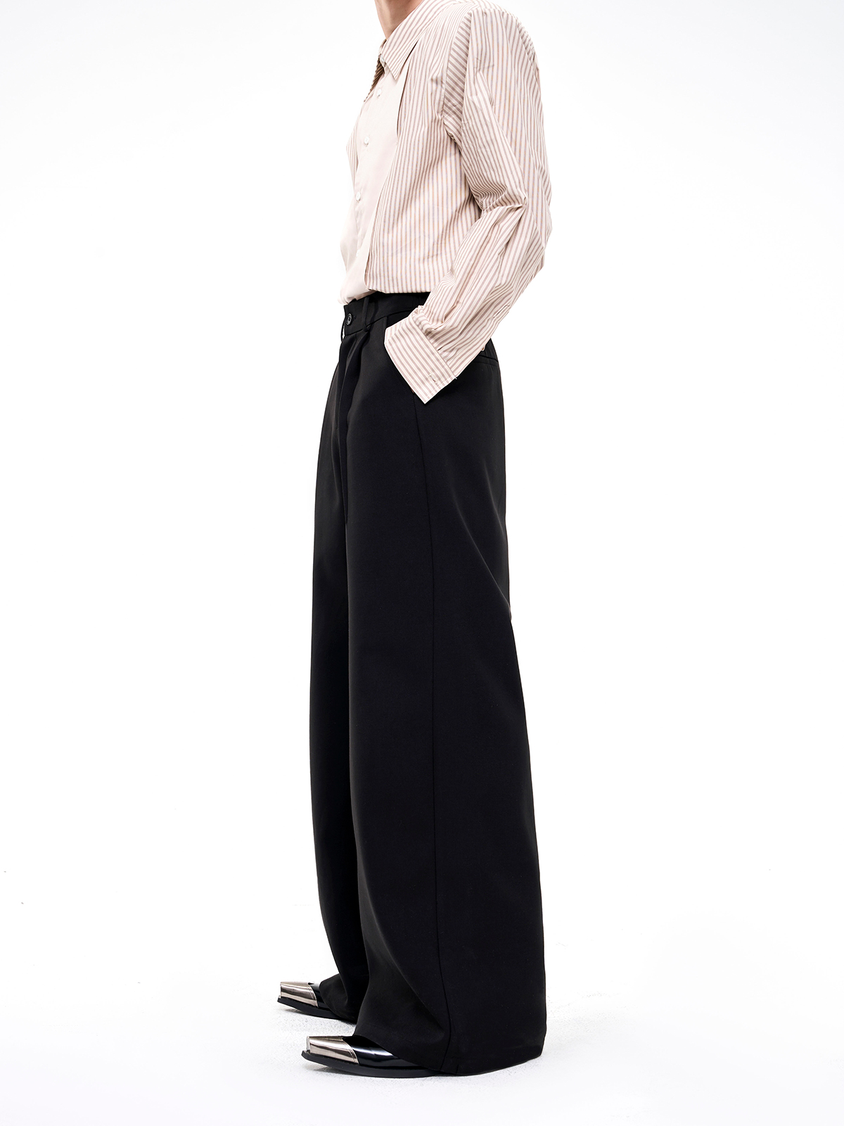 SCULPTED BROOCH-EMBELLISHED SUIT SET-BLACK