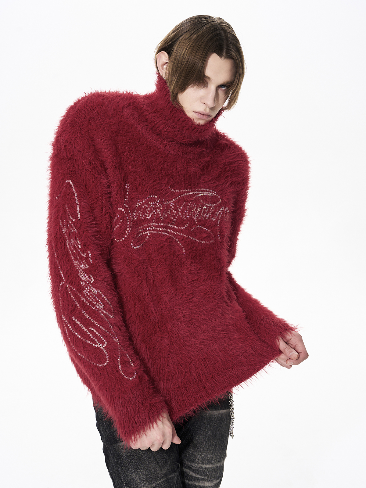 RHINESTONE LOGO FUZZY HIGH NECK KNIT-RED
