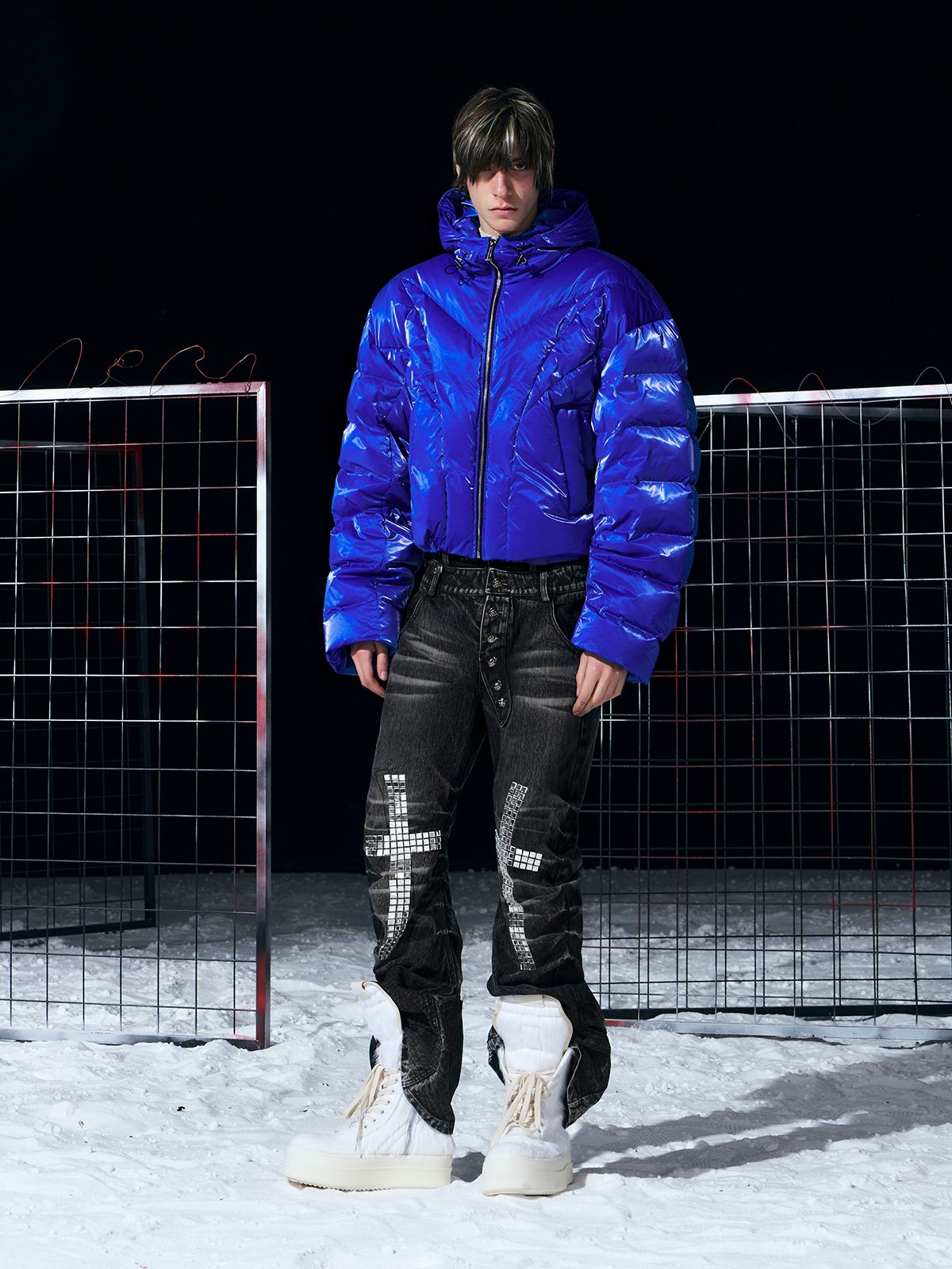 ELECTRIC BLUE HIGH-GLOSS CROPPED HOODED PUFFER