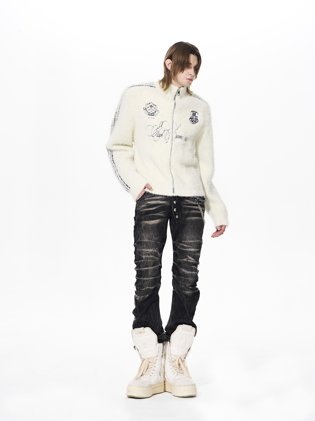 FUZZY CREST ZIP KNIT-WHITE