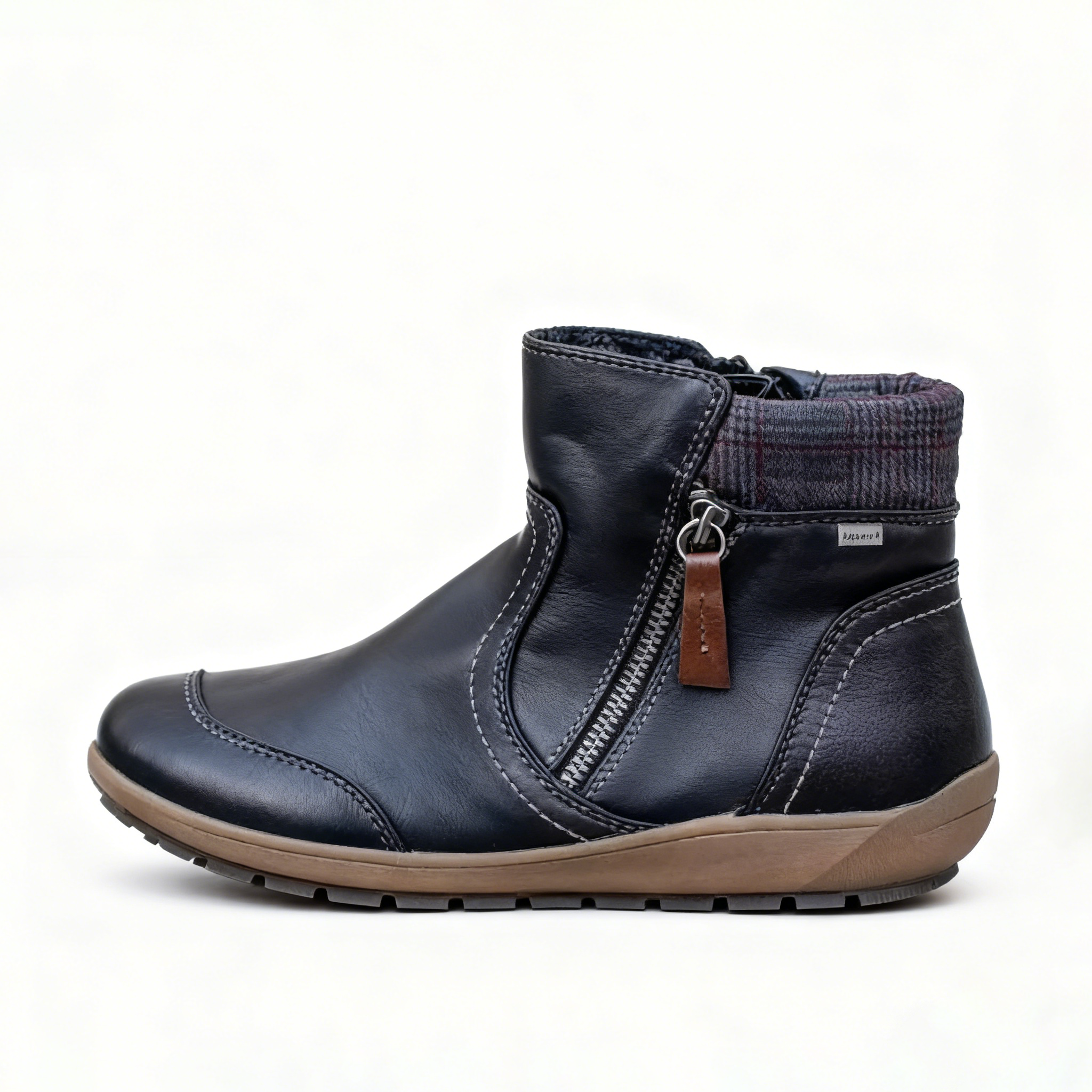 Winter Retro Leather Patchwork Martin Boots for Women - Comfortable Flat Sole Zip-Up Design