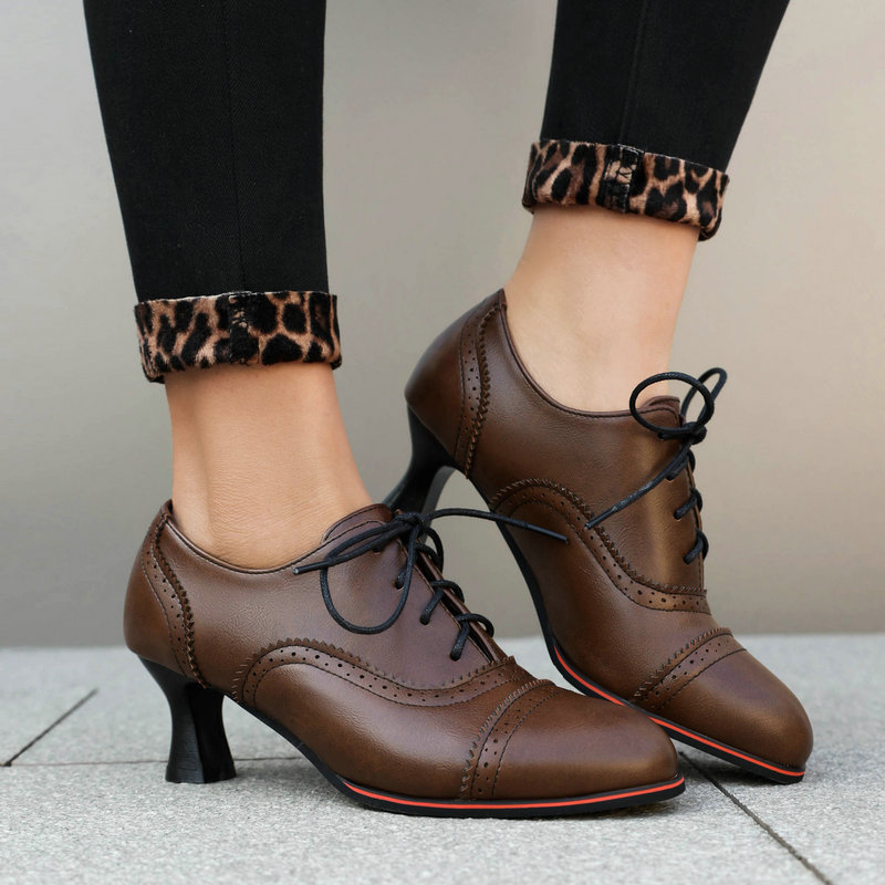 Vintage Wingtip Heels: Stylish Lace-Up Shoes for Everyday & Date Nights