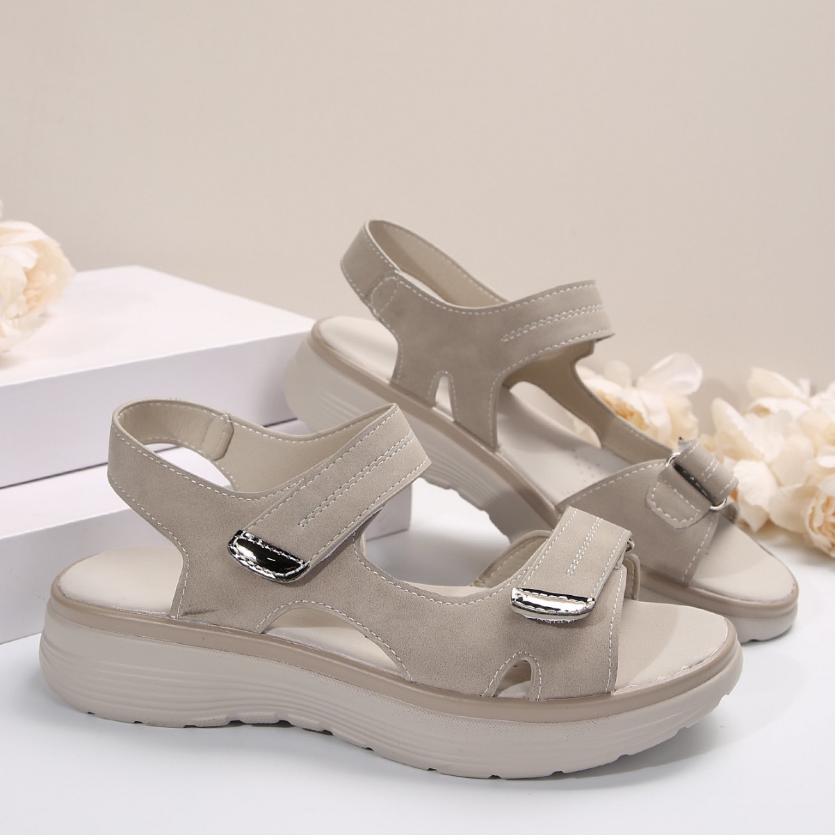 🎁Oggi a metà prezzo: non perdete l'occasione! Sandali ortopedici imbottiti con plateau da donna per l'estate.