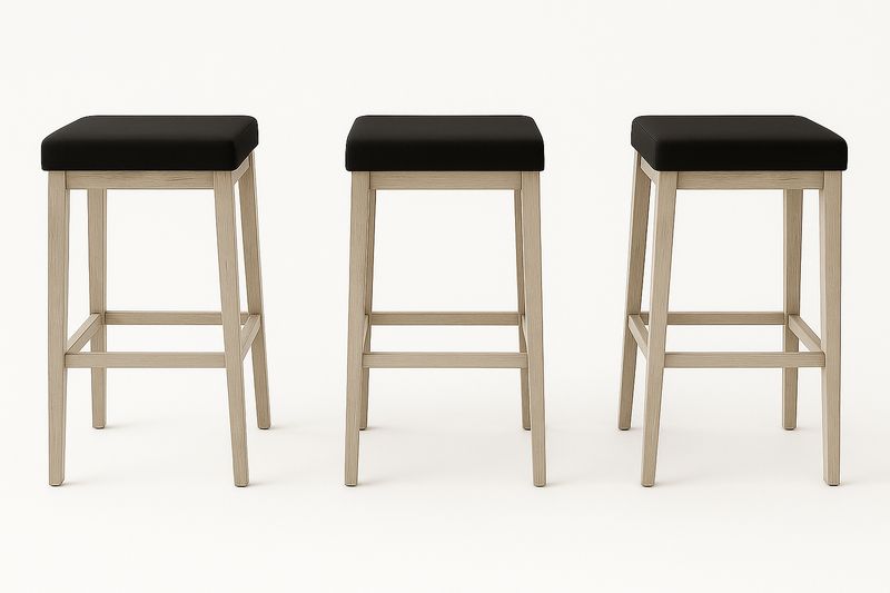 Set di 3 sgabelli da bar in legno con rivestimento nero
