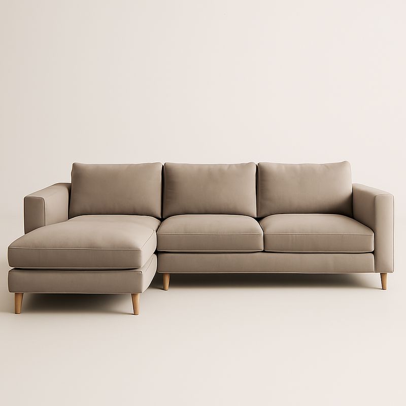 Divano ad angolo in tessuto beige con gambe in legno