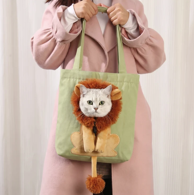 Lion pet shoulder bag for everyday outings