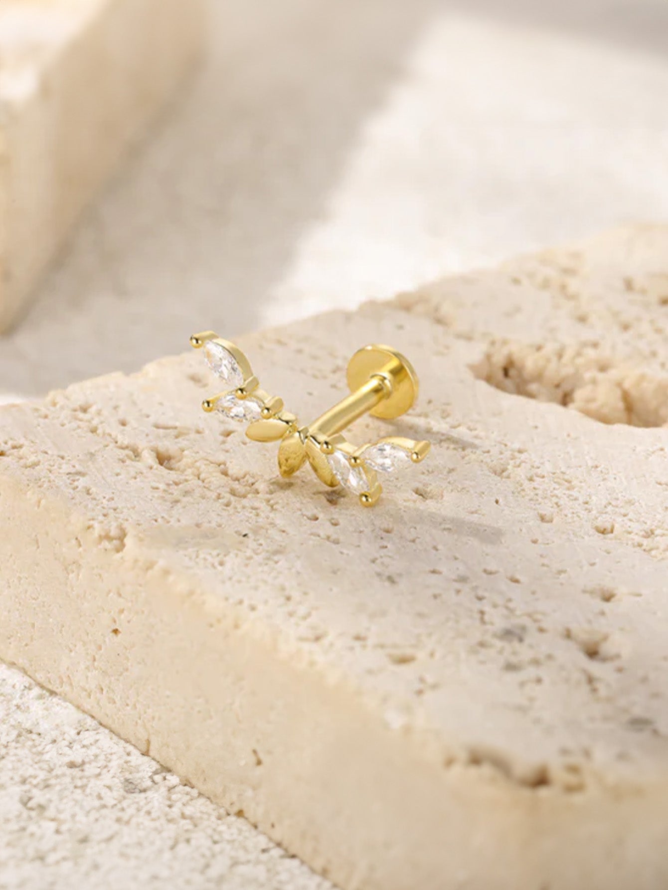 925 Sterling Silver Marquise Arch Zircon Threaded Ear Piercing Stud