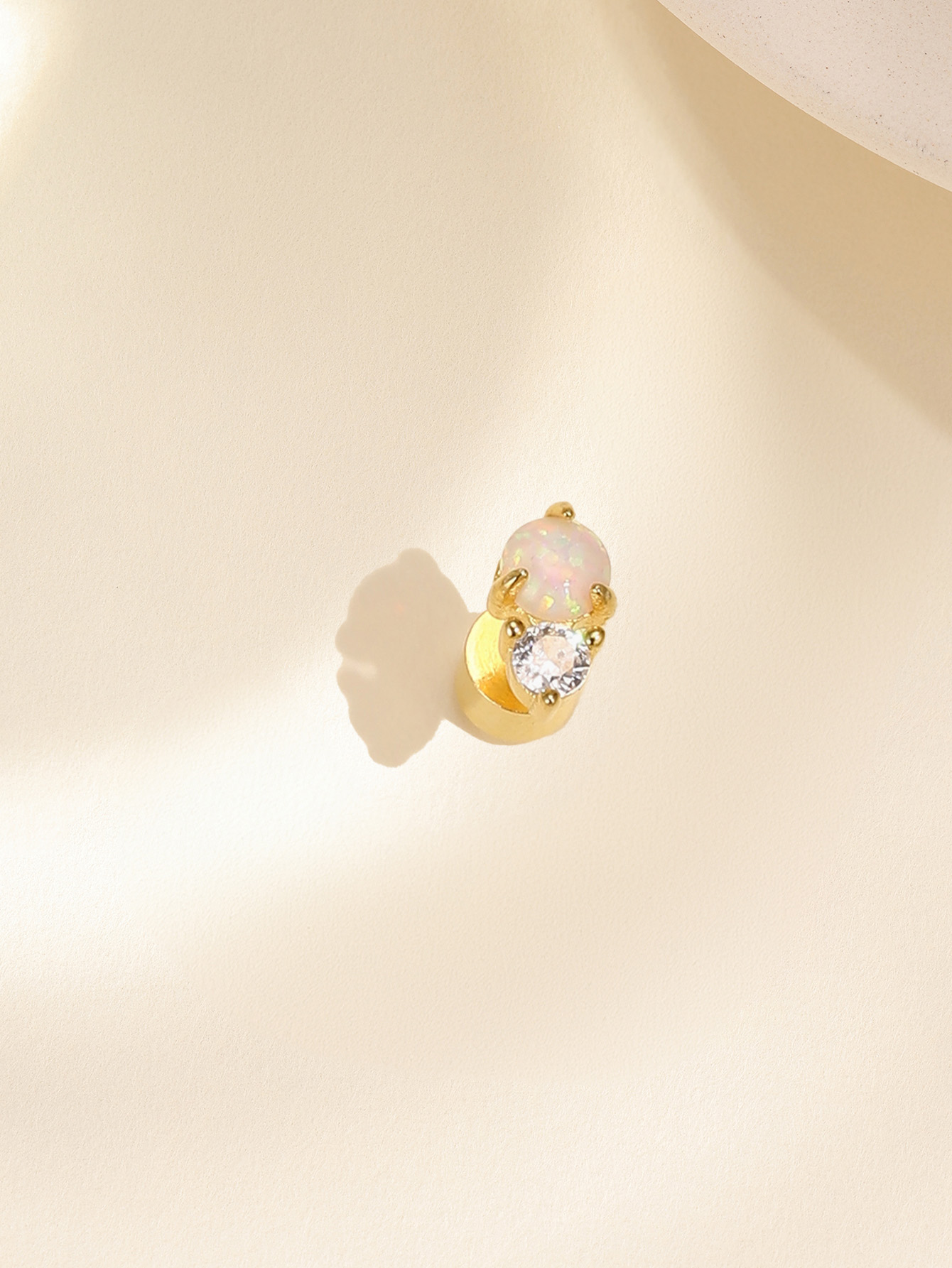 [Copy]925 Opal Flat-head Threaded Cartilage Piercing Earring