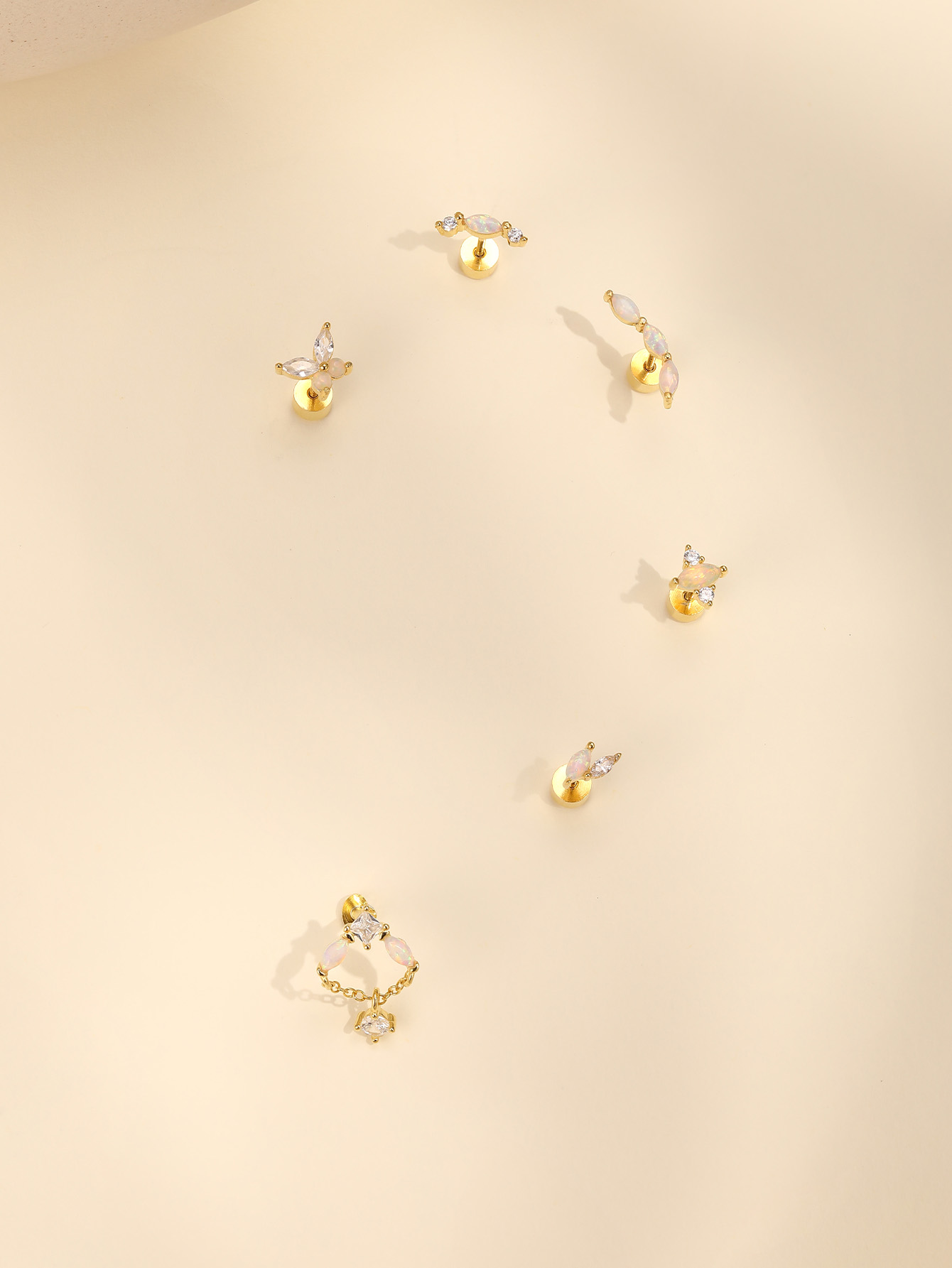 925 Four-leaf Clover Zircon Opal Flat-head Threaded Cartilage Piercing Earring