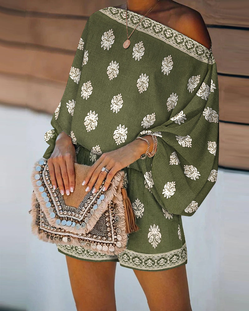 2 Pieces Outfit Boho Skew Neck Lantern Sleeve Top and Elastic Waist Shorts Set Casual Vintage Baroque Placement Print Vacation Set