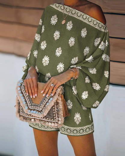 2 Pieces Outfit Boho Skew Neck Lantern Sleeve Top and Elastic Waist Shorts Set Casual Vintage Baroque Placement Print Vacation Set