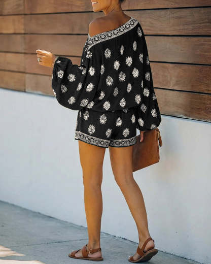 2 Pieces Outfit Boho Skew Neck Lantern Sleeve Top and Elastic Waist Shorts Set Casual Vintage Baroque Placement Print Vacation Set