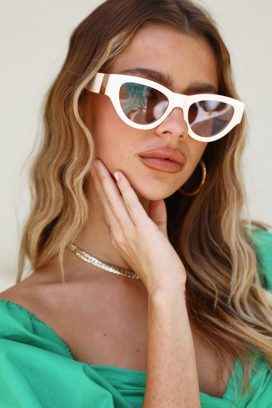 BANBÉ The Carla Sunglasses Bone-Grey Fade-Seaa Fashion