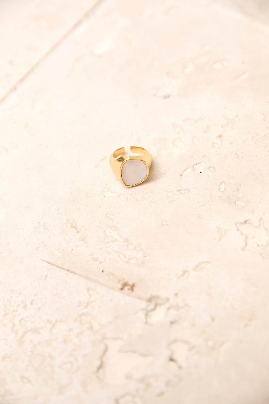 18k Gold Plated Lilly Pearl Ring Gold-Seaa Fashion