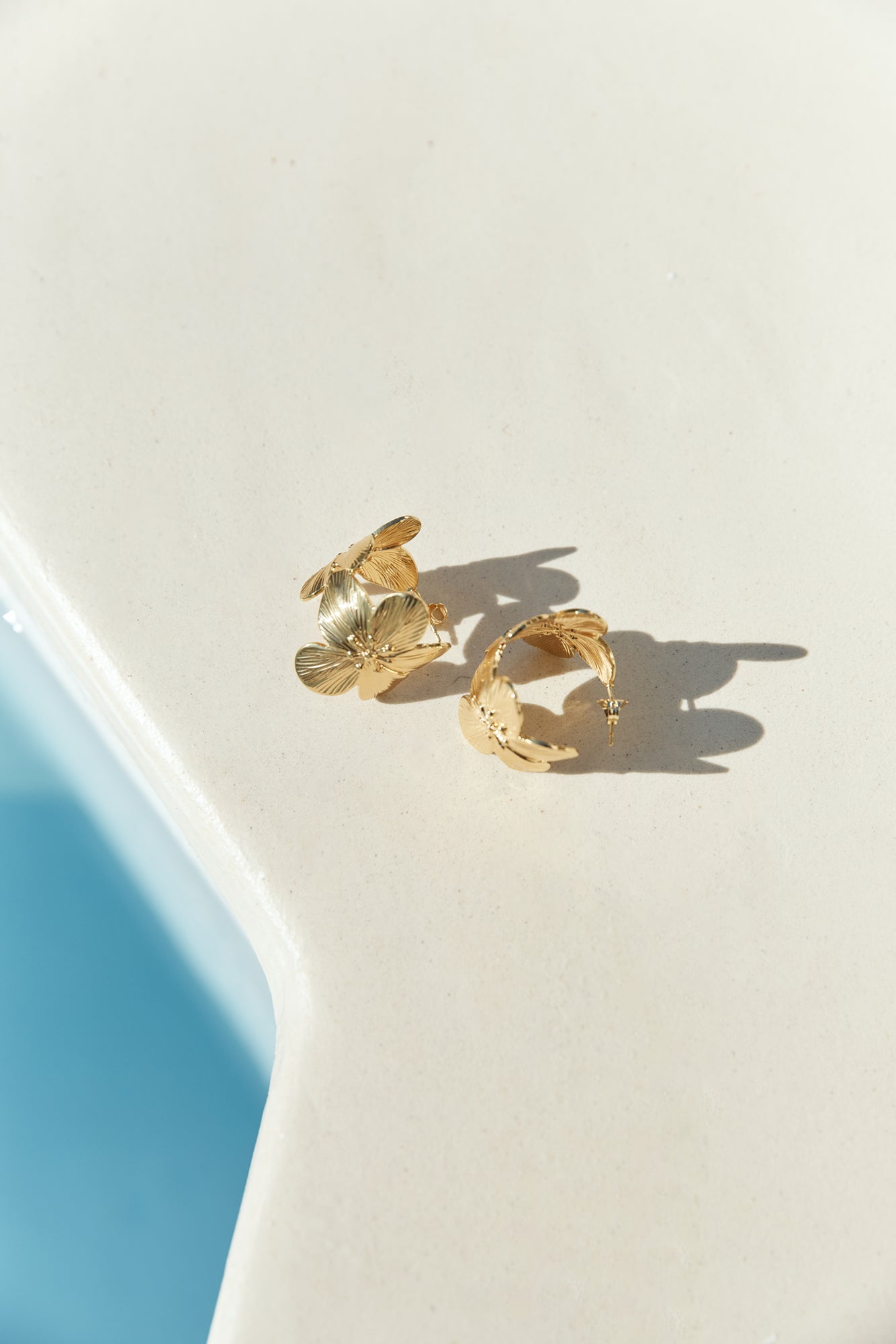 18K Gold Plated Aloha Dreams Flower Hoop Earrings Gold-Seaa Fashion