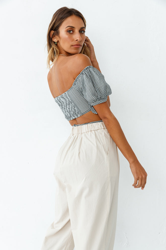 HELLO MOLLY Scene Stealer Crop Black-Seaa Fashion