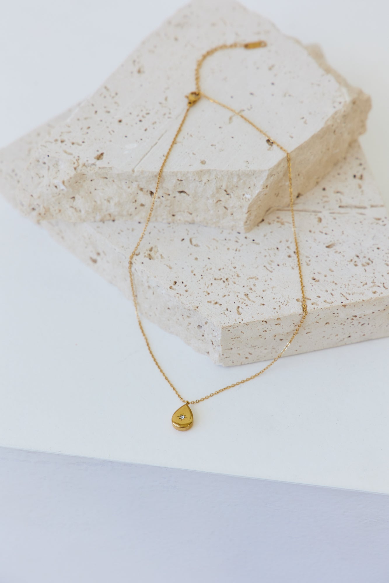 18k Gold Falling Stars Necklace Gold-Seaa Fashion