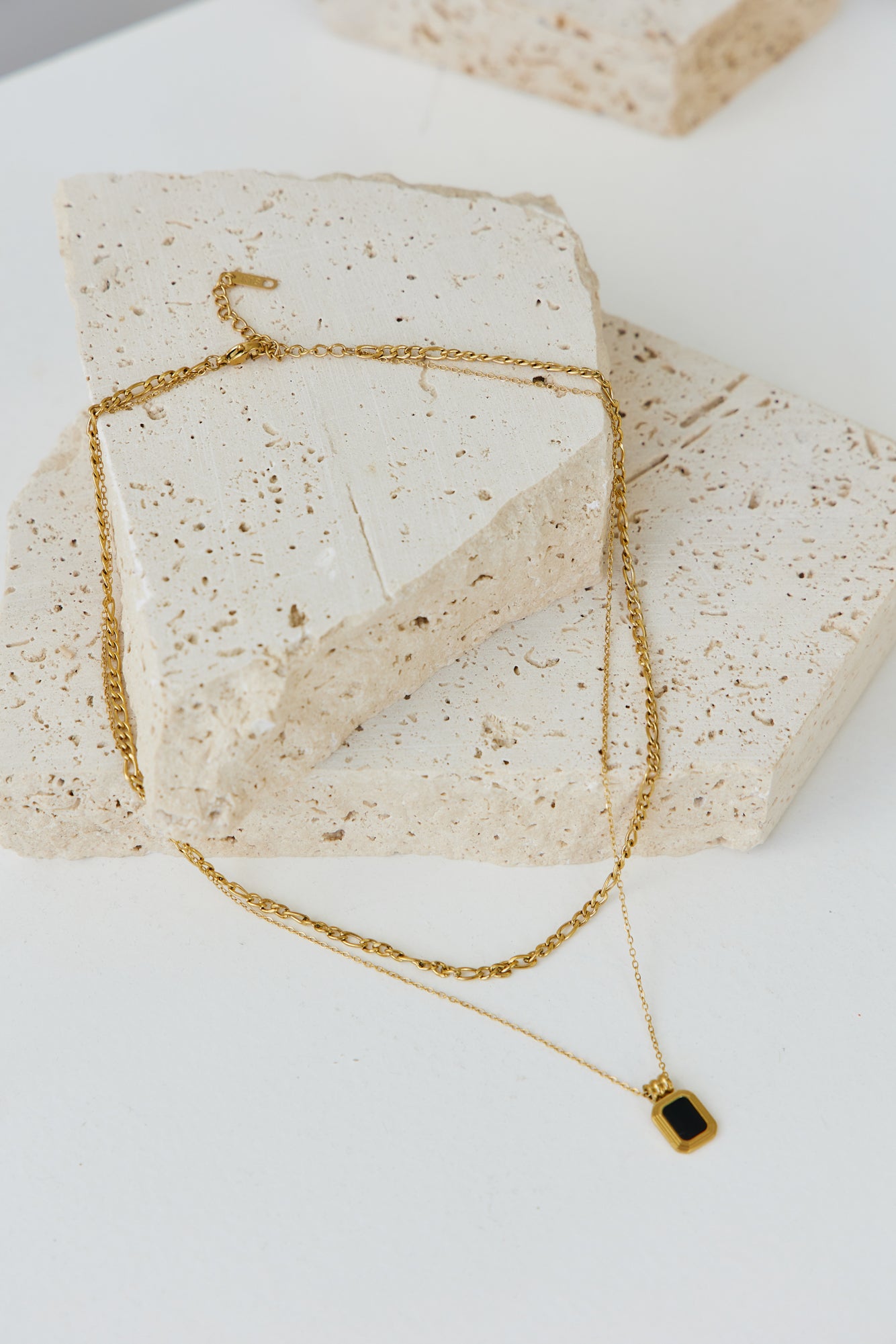 Viviel Necklace Gold-Seaa Fashion