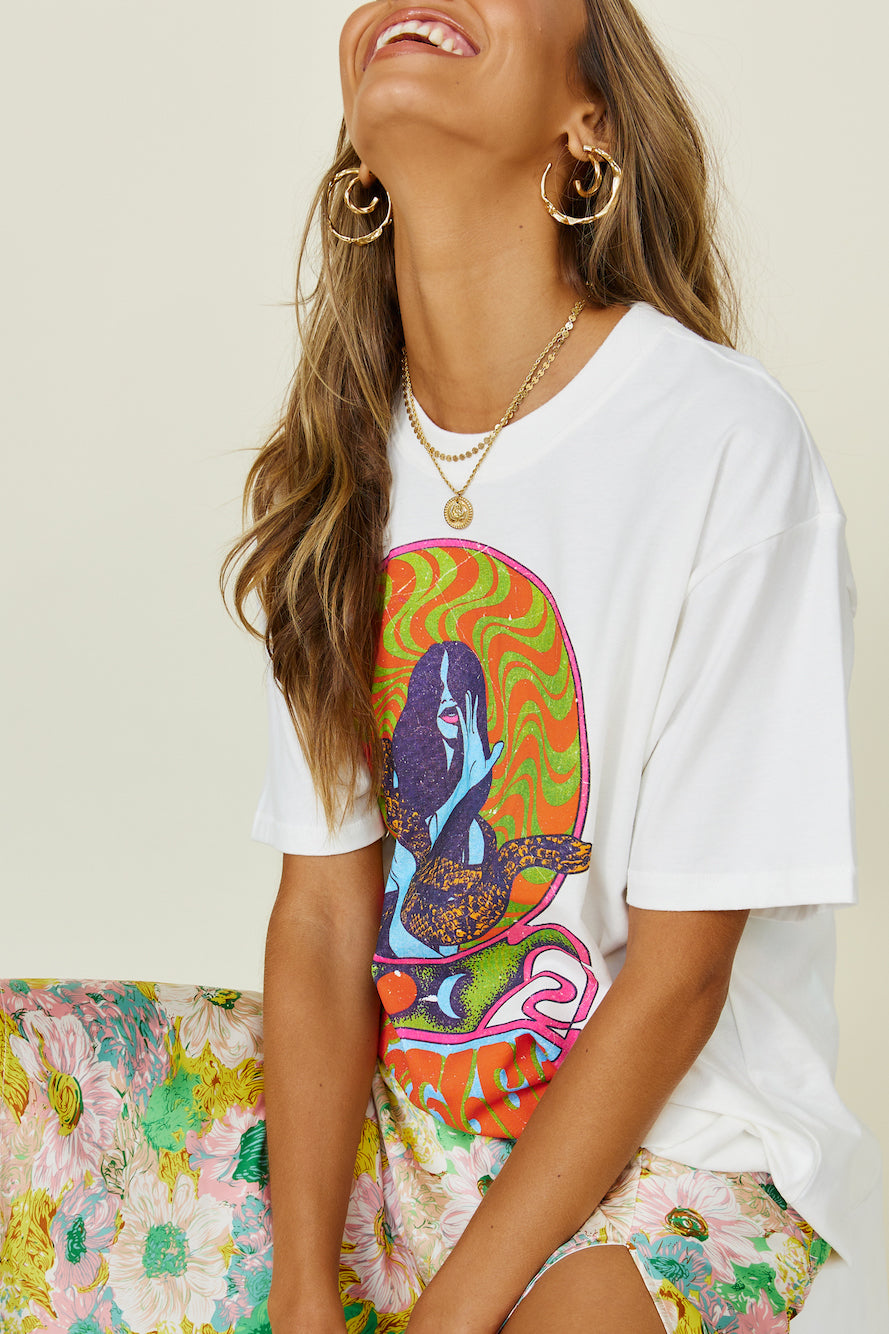 WRANGLER Serpent Muse Tee White-Seaa Fashion