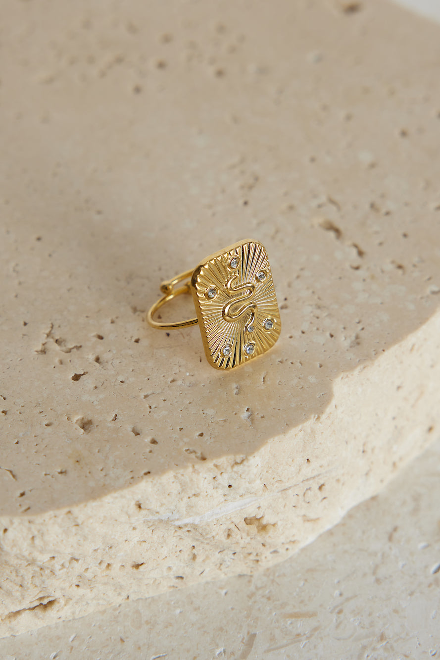 18k Gold Caught Your Eye Ring-Seaa Fashion