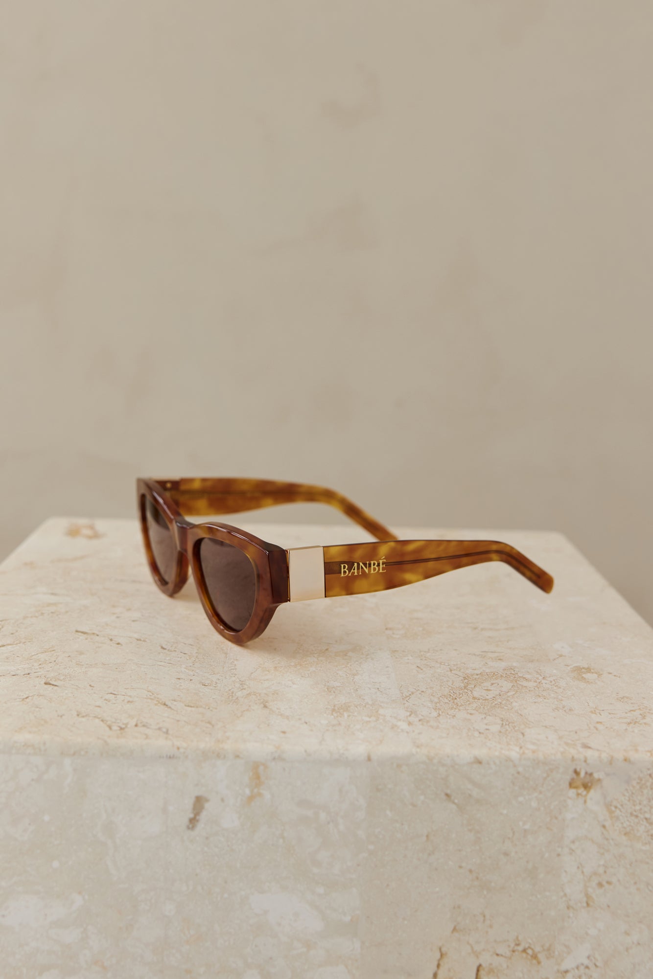 BANBÉ The Carla Sunglasses Honey Tort Auburn-Seaa Fashion