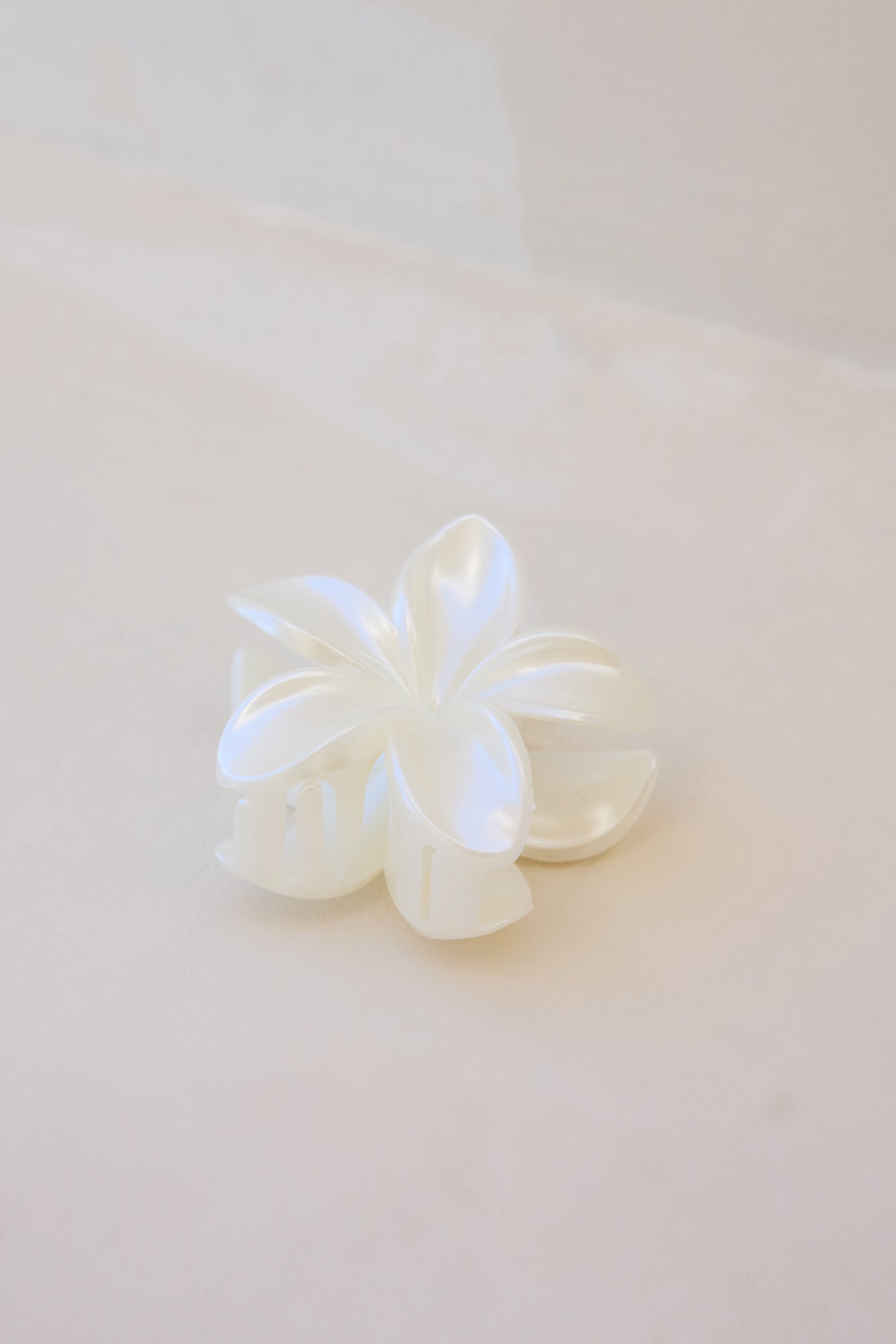 Flower Power Claw Clip Pearl-Seaa Fashion