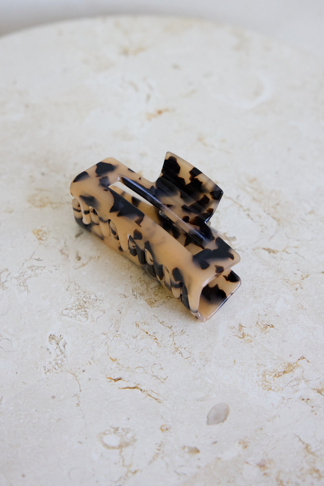 Coconuts Claw Clip Tan Black-Seaa Fashion